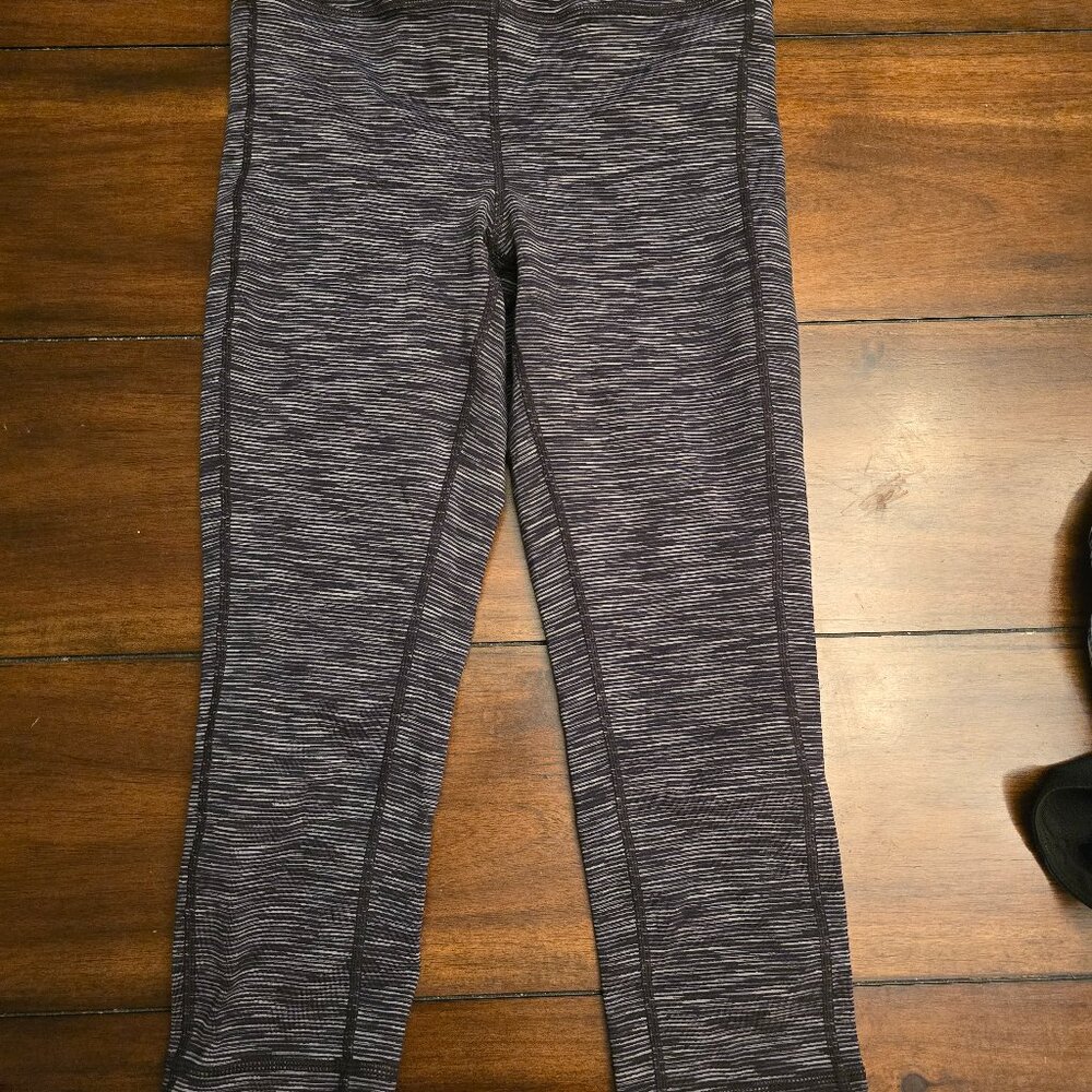 Athleta Girl Cropped Capri Excellent Condition Large/12